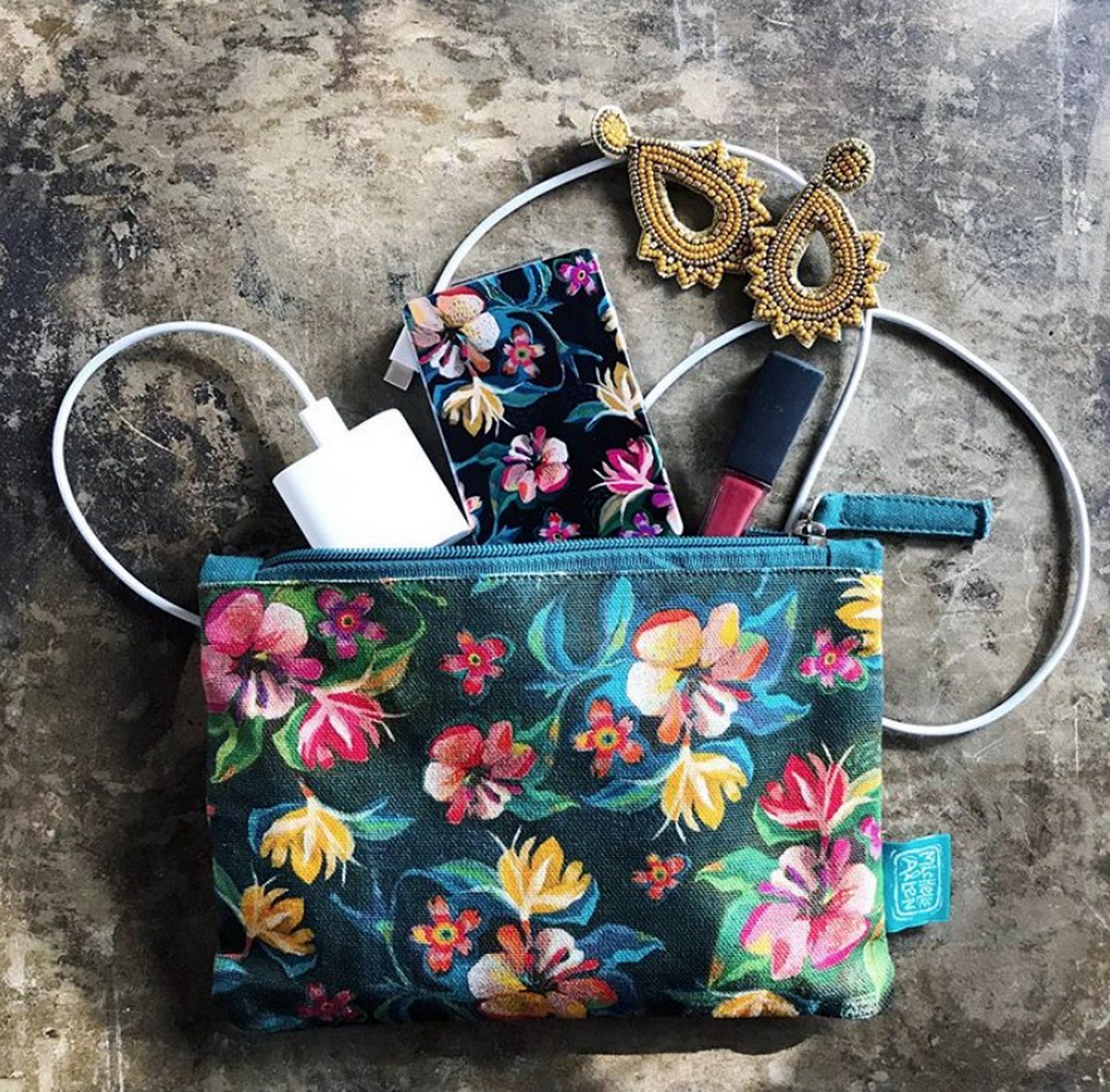 Moody Flowers Pouch