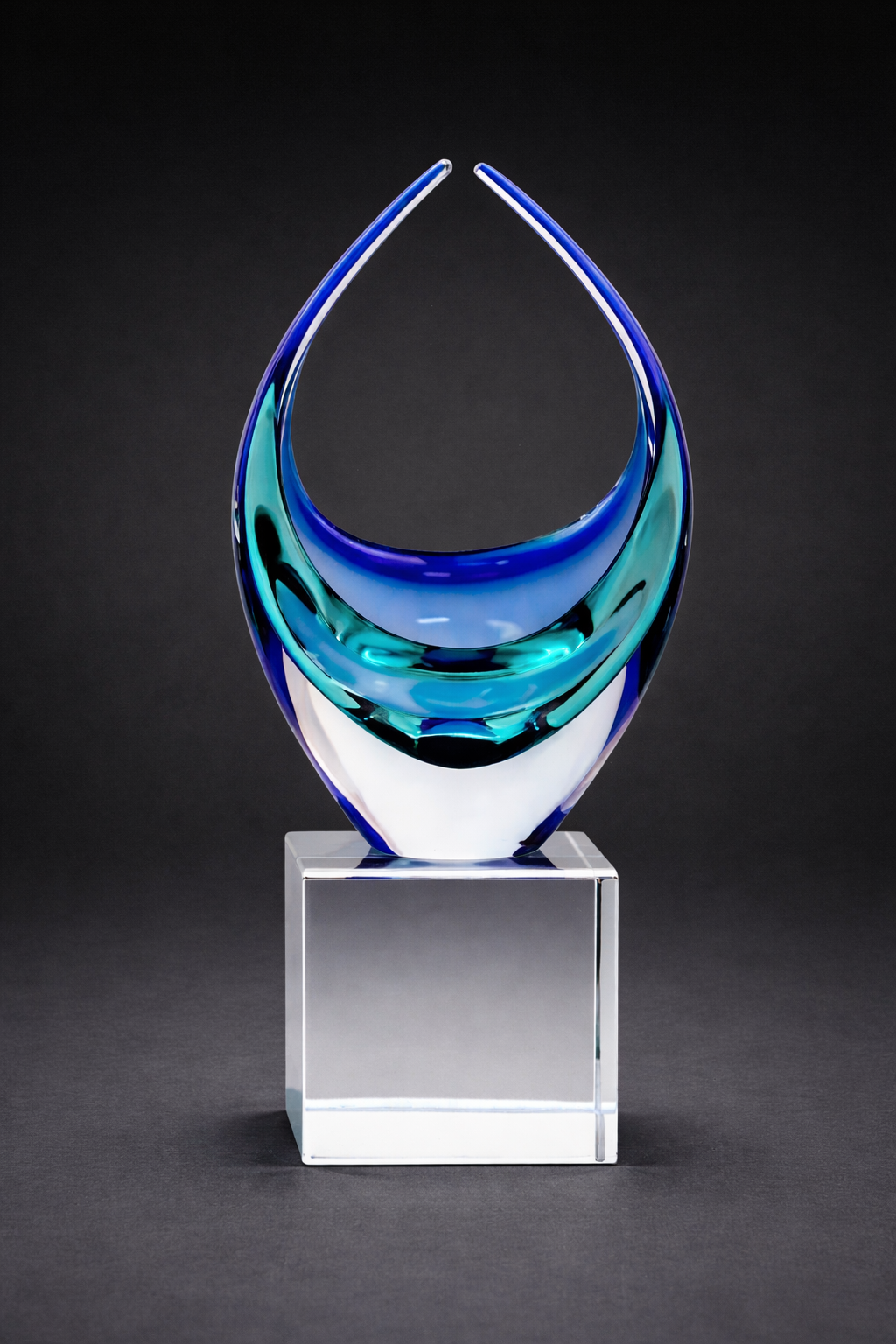 L-11 Crystal Basket- Clear Base