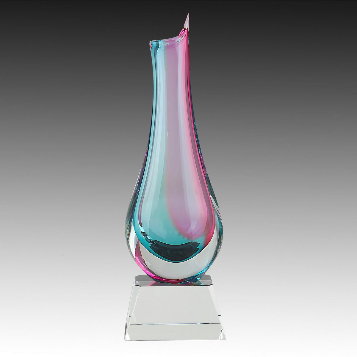 L-8cr Crystal Vase on Clear Base